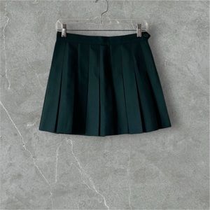 AMERICAN APPAREL | Gabardine Tennis Skirt in Forest Green